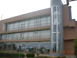108 8f7. Uganda - Entebbe - Protea Hotel