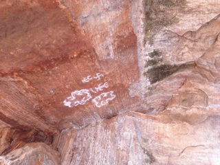 91 8gv. Cave Valley hike - second cave - petroglyphs