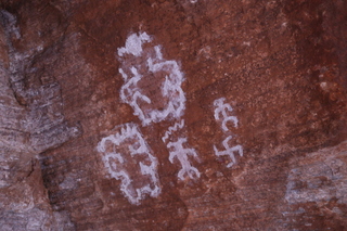 105 8gv. Cave Valley hike - second cave - petroglyphs