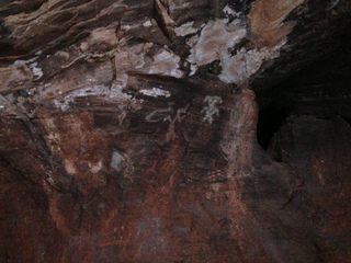 116 8gv. Cave Valley hike - second cave - petroglyphs