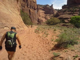 2284 8m4. Canyon de Chelly - Spider Rock hike - Adam