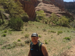 2286 8m4. Canyon de Chelly - Spider Rock hike - Adam