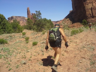 2287 8m4. Canyon de Chelly - Spider Rock hike - Adam