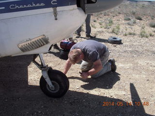 70 8me. Mike T working on N8377W