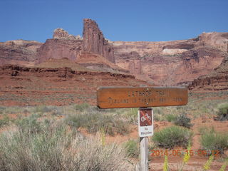 119 8mf. Canyonlands National Park - Lathrop hike sign