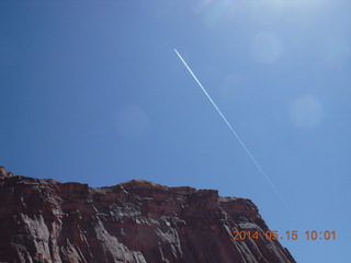142 8mf. Canyonlands National Park - Lathrop hike - contrail