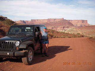 Canyonlands National Park - Shaefer switchbacks drive - Jeep + Adam