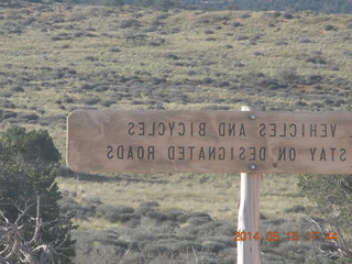 418 8mf. Canyonlands National Park - Shaefer switchbacks drive - sign in reverse