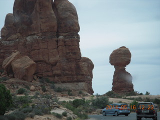 Arches National Park drive - lots of cars parked at Devil's Garden
