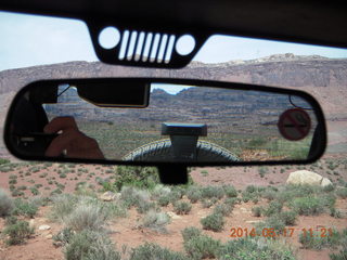 113 8mh. Jeep view and rear-view