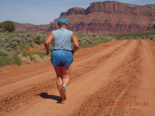 148 8mi. Onion Creek drive - Adam run (tripod and timer) behind