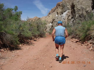 160 8mi. Onion Creek drive - Adam run (tripod and timer) behind