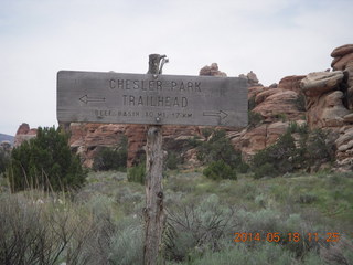 176 8mj. Canyonlands National Park - Needles - Elephant Hill + Chesler Park hike sign