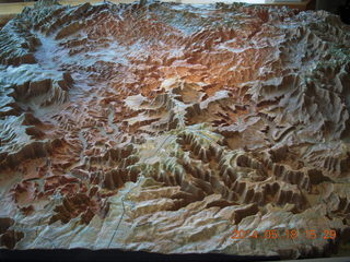 383 8mj. Canyonlands National Park - Needles - relief model of Canyonlands