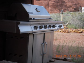390 8mj. Canyonlands - Needles Outpost - grill