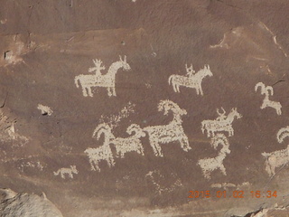 82 8v2. Arches National Park -petroglyphs
