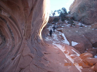 Arches National Park - Devils Garden hike - hikers at Double-O Arch