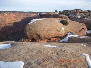 Dead Horse Point State Park hike - bumpy rock