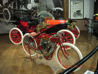 213 8zv. Gateway car museum