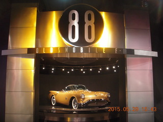 239 8zv. Gateway car museum - Oldsmobile F88 concept car 1954