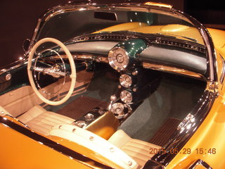 246 8zv. Gateway car museum - Oldsmobile F88 concept car 1954