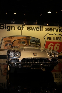 258 8zv. Gateway car museum - Corvette