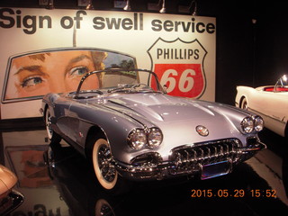 261 8zv. Gateway car museum - Corvette
