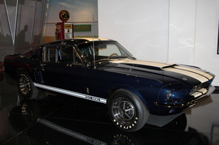 268 8zv. Gateway car museum - SS