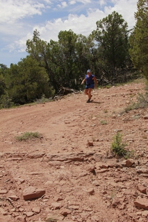 464 8zw. drive to Calamity Mine - difficult side road - Adam running