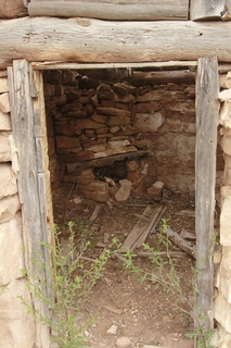 530 8zw. Calamity Mine camp site - doorway