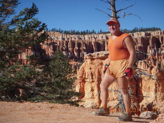 Bryce Canyon - Peek-a-Boo loop + Adam (tripod and timer)