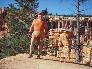 22 94x. Bryce Canyon - Peek-a-Boo loop + Adam (tripod and timer)