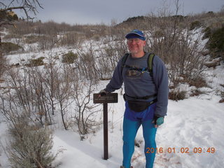 18 972. Zion National Park - Observation Point hike - Adam