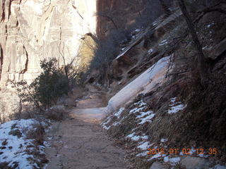 Zion National Park - Observation Point hike - icy slippery path