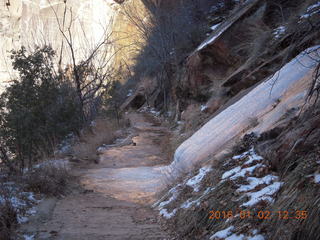39 972. Zion National Park - Observation Point hike - ice slippery path