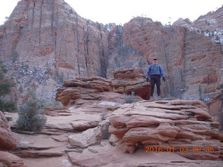 32 973. Zion National Park - Canyon Overlook hike - Adam
