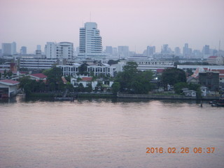 7 98s. Royal River Hotel - Bangkok view