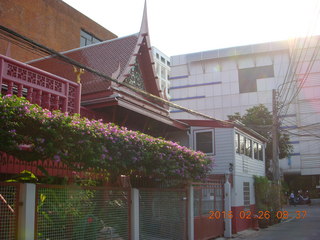 35 98s. Bangkok - Phisit's place