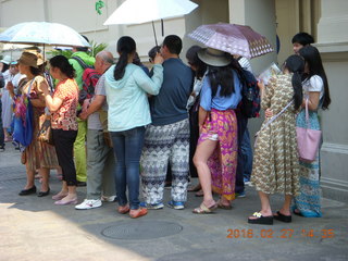 111 98t. Bangkok - Royal Palace - tourists