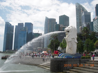 112 98v. Singapore Merlion