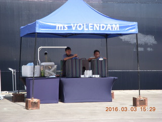 520 993. ms Volendam entranced