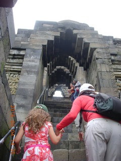84 994. Indonesia - Borobudur temple
