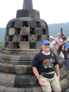 91 994. Indonesia - Borobudur temple + Adam