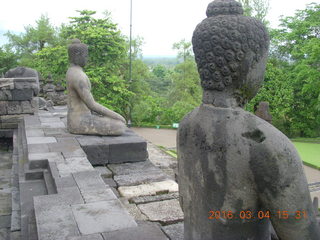 207 994. Indonesia - Borobudur temple - Buddhas