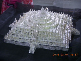 275 994. Indonesia - silver-and-stuff shop - temple model