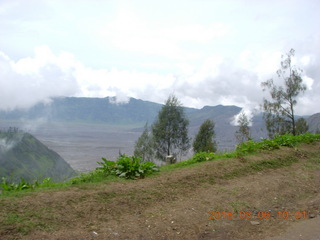 89 996. Indonesia - Jeep drive to Mt. Bromo