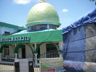 200 998. Indonesia - drive back - mosque