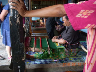 75 99c. Indonesia - Lombok - loom-weaving village