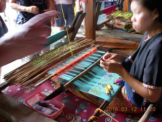 83 99c. Indonesia - Lombok - loom-weaving village