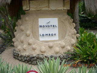 121 99c. Indonesia - Lombok - Novotel lunch and beach